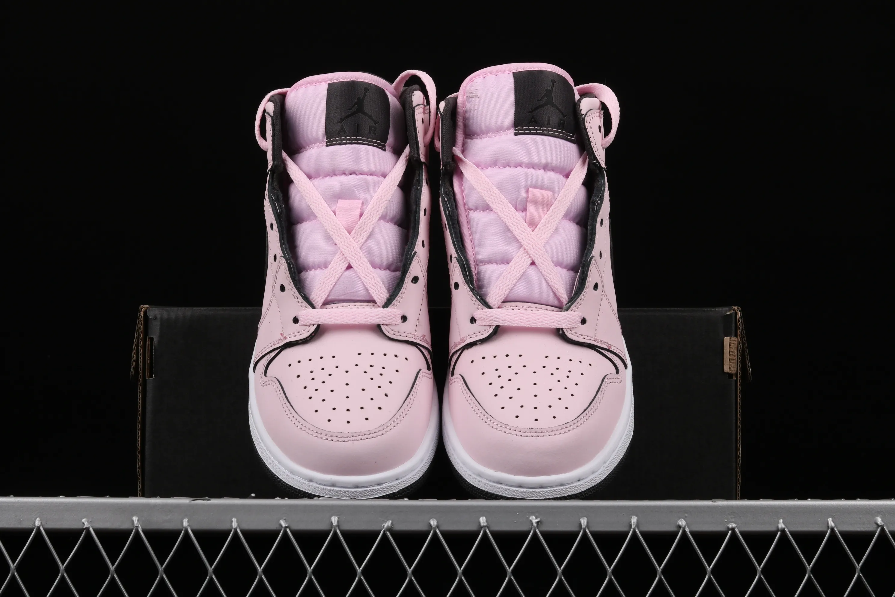 All categories Air Jordan Jordan series basketball shoes Air Jordan 1 Mid Air Jordan 1 Mid GS AJ1 Joe 1 white black pink cherry blossom 555112-601